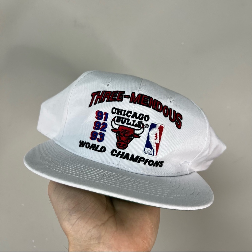 Vintage Chicago Bulls 3 Peat Snapback